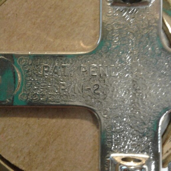 Belt Buckle Bald Eagle in Flight Bezel Gold Green Enamel - Picture 8 of 8